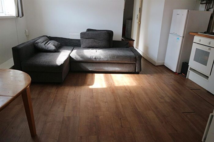 1 Bedroom Flat To Rent In Lea Bridge Road, Leyton, E10