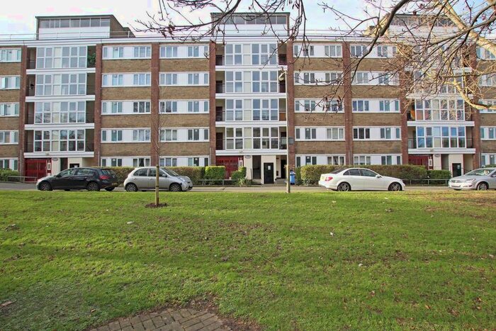 2 Bedroom Flat To Rent In Tildesley Road, London, SW15