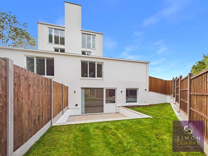 3 Bedroom Flat To Rent In Weirdale Avenue, Whetstone, N20