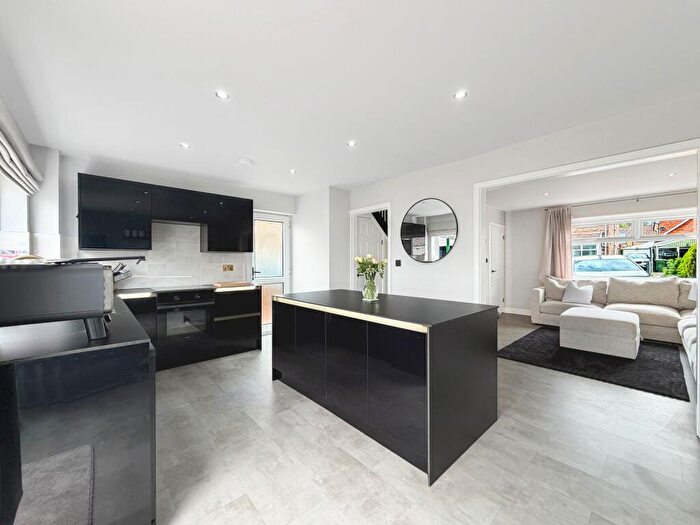 3 Bedroom Semi-Detached House For Sale In Victoria Road, Fleur De Lis, NP12