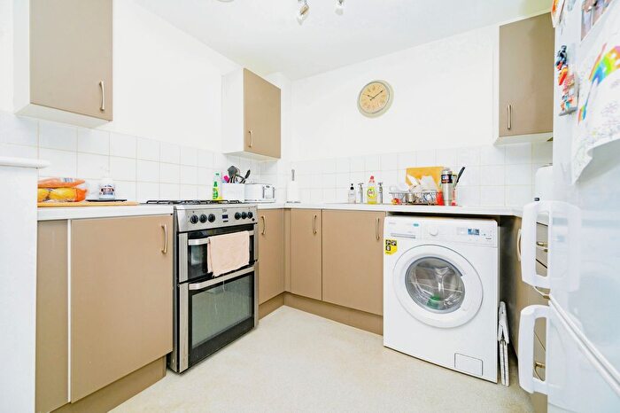 1 Bedroom Flat For Sale In Jonathan Henry Place, Luton, Bedfordshire, LU4
