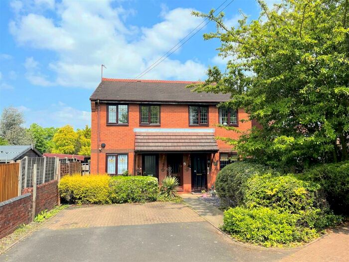 1 Bedroom Flat To Rent In St Paul's Court, Victoria Road, Halesowen, West Midlands, B62