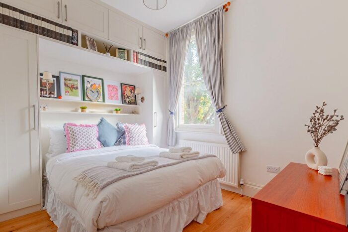 1 Bedroom Flat To Rent In Mortimer Road, London, N1