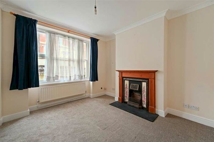 2 Bedroom Flat To Rent In Curwen Road, London, W12