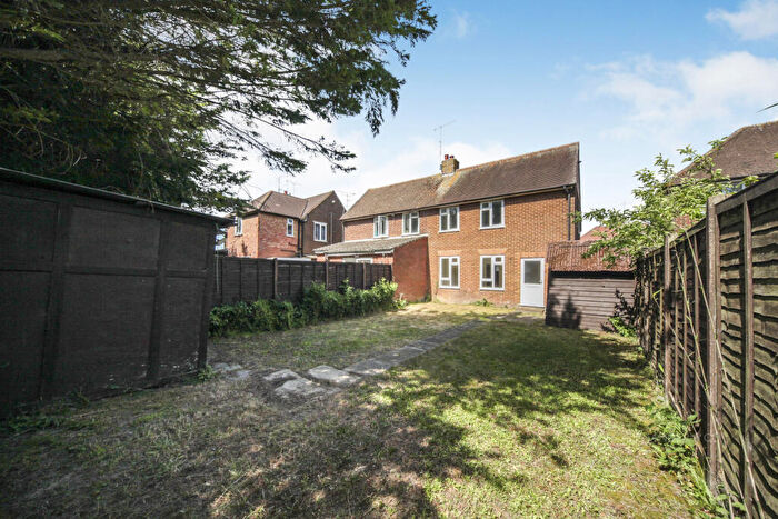 3 Bedroom Semi-Detached House To Rent In Northfields, Dunstable, Bedfordshire, LU5