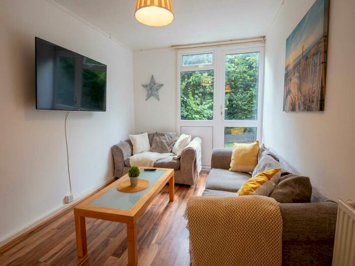 5 Bedroom House To Rent In Somner Close, Canterbury, Kent, CT2