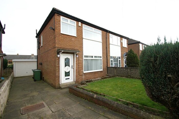3 Bedroom House To Rent In Uppermoor Close, Pudsey, West Yorkshire, LS28