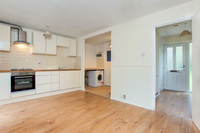 3 Bedroom Terraced House To Rent In Oakengates, Bracknell, RG12