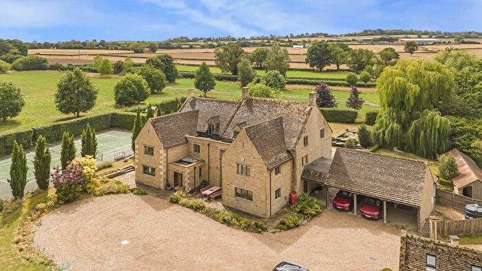 6 Bedroom Country House To Rent In Broadwell, GL56
