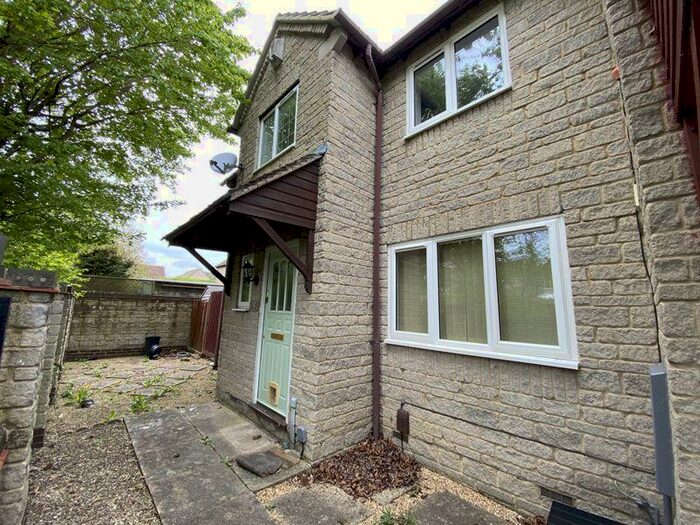 3 Bedroom Terraced House To Rent In Brackendene, Bristol, BS32