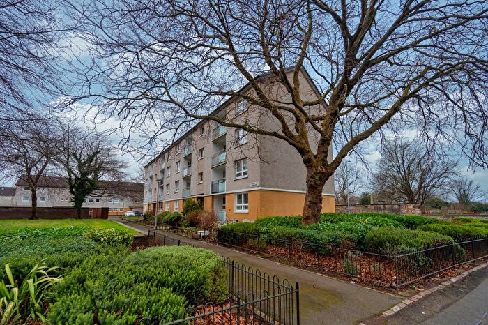 2 Bedroom Flat To Rent In Caledonia Road, Hutchesontown, Glasgow, G5