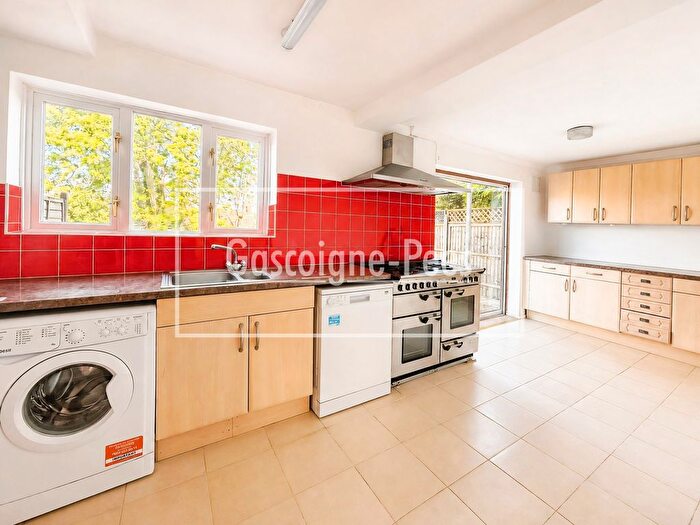 3 Bedroom Property To Rent In Bushy Hill Drive, Guildford, GU1