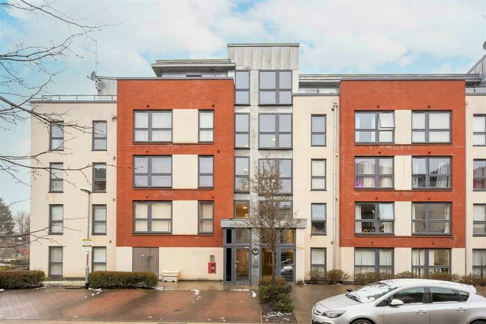 2 Bedroom Apartment To Rent In Paxton Drive, Bristol, BS3