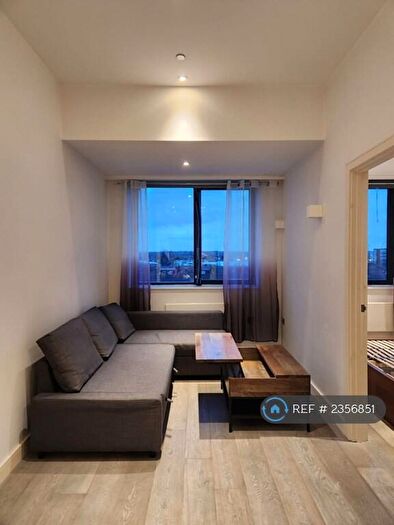 1 Bedroom Flat To Rent In Verona Apartments, Slough, SL1