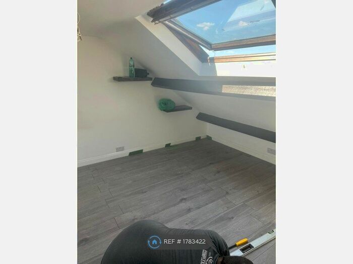 5 Bedroom Semi-Detached House To Rent In Poplar Place, Bristol, BS16