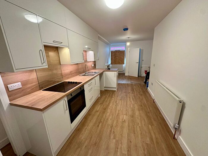 1 Bedroom Flat To Rent In Union Street, Torquay, TQ1