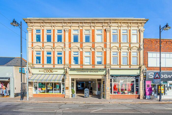 2 Bedroom Flat To Rent In Broadway, Leigh-On-Sea SS9