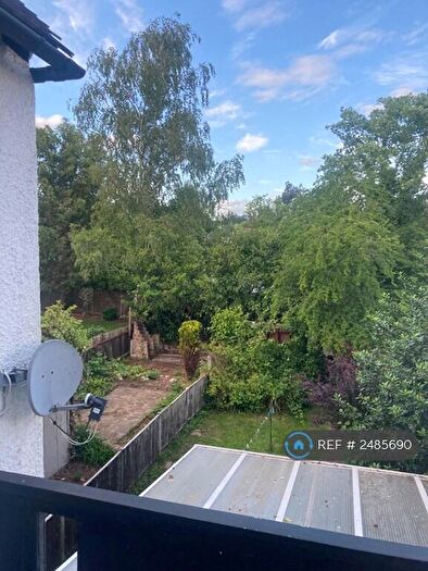 2 Bedroom Flat To Rent In Millway, Mill Hill, NW7