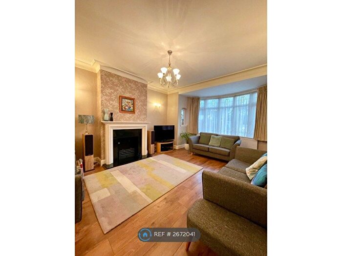 3 Bedroom Terraced House To Rent In Norwood Gardens, London, IG5