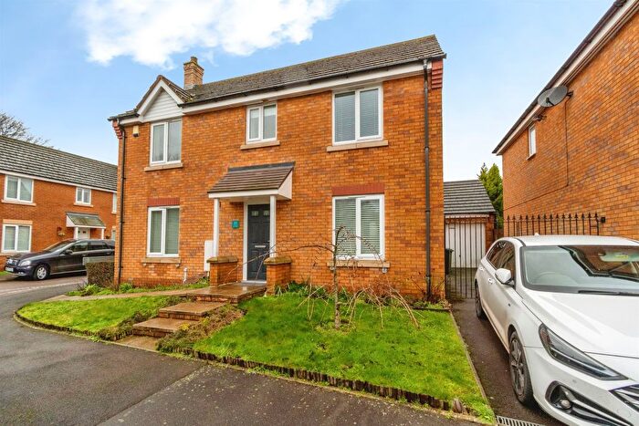 4 Bedroom Detached House For Sale In Cartbridge Lane South, Walsall, WS4