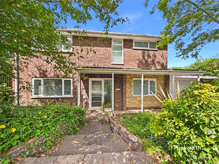 4 Bedroom Detached House For Sale In Nursery Gardens, Purley On Thames, Reading, Berkshire, RG8