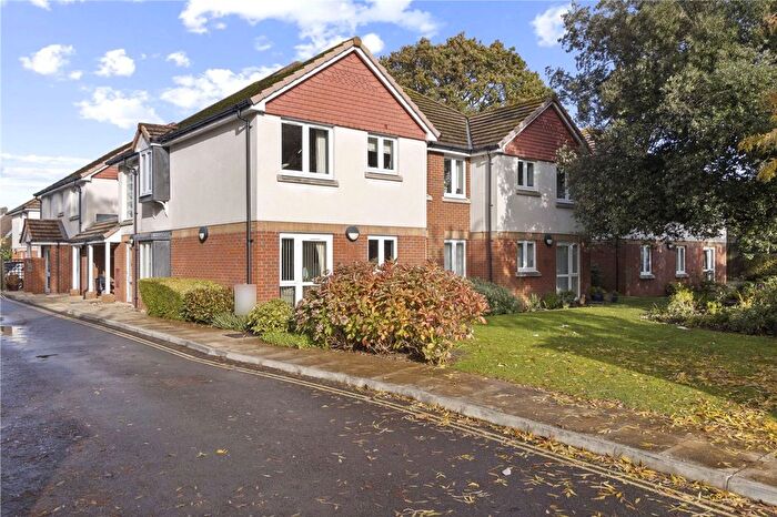 2 Bedroom Flat For Sale In Hawthorn Road, Pagham Court, PO21