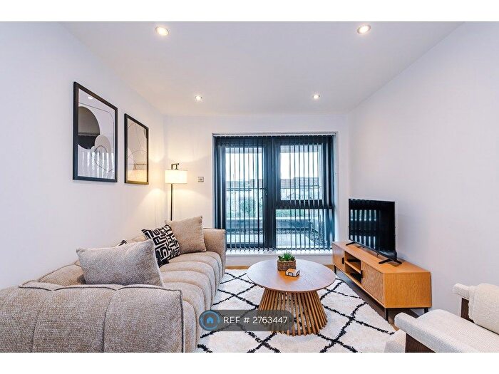 2 Bedroom Flat To Rent In Axis, Leeds, LS9