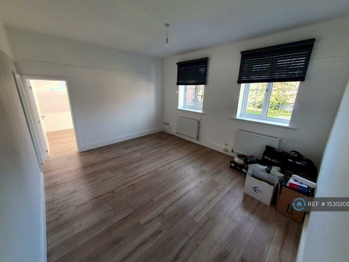 2 Bedroom Flat To Rent In Spinney Lodge, Tutbury, Burton-On-Trent, DE13