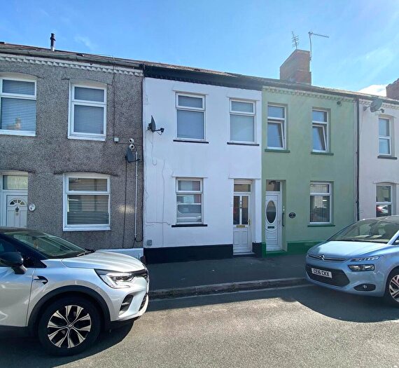 2 Bedroom Terraced House For Sale In Chester Street, Cardiff, CF11