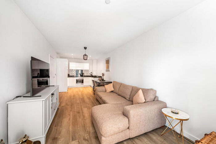 1 Bedroom Apartment For Sale In Powell House, Bowen Drive, London, Kent, SE7