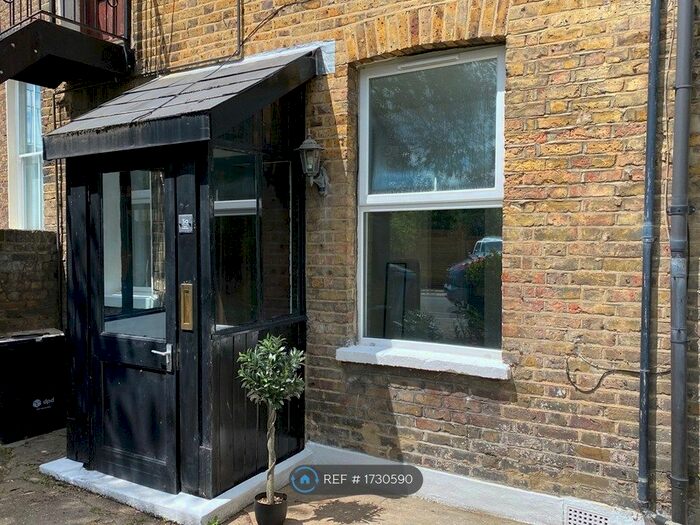 Studio To Rent In Solway Road, London, SE22