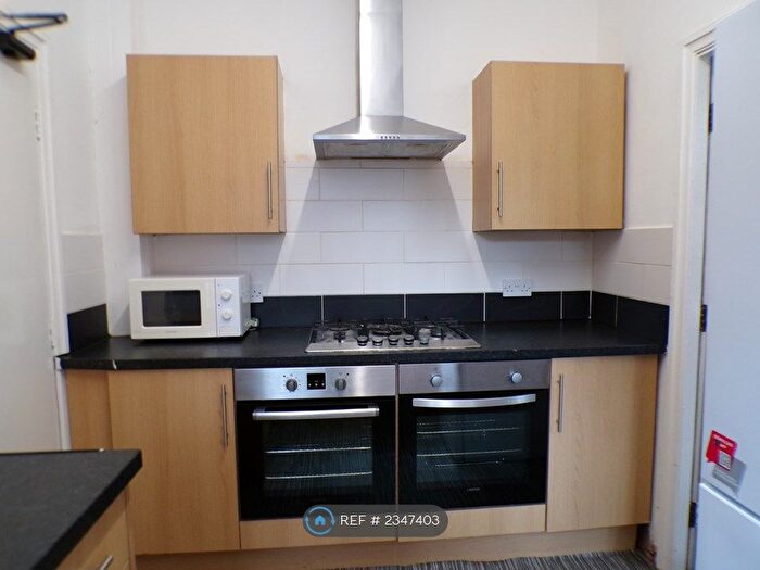 7 Bedroom Semi-Detached House To Rent In Amherst Road, Manchester, M20