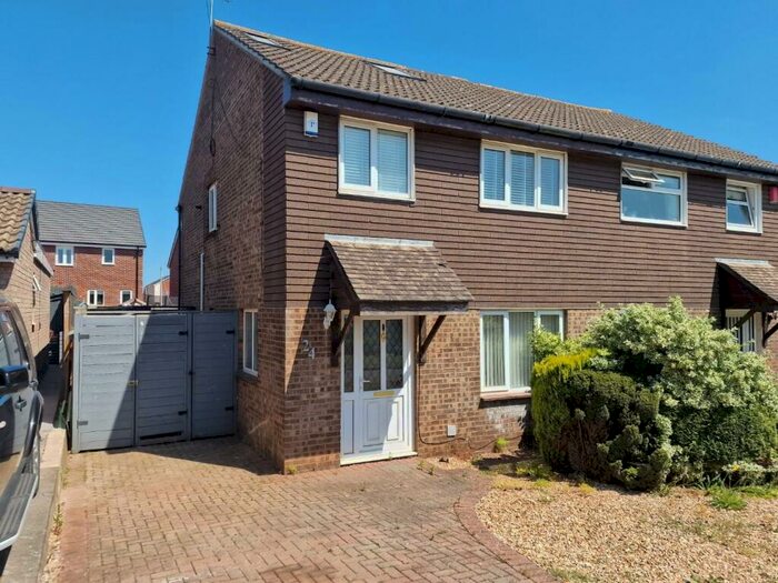 4 Bedroom Semi-Detached House To Rent In Slade Close, Sully, CF64