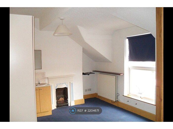 2 Bedroom Flat To Rent In Market St, Abergele, LL22