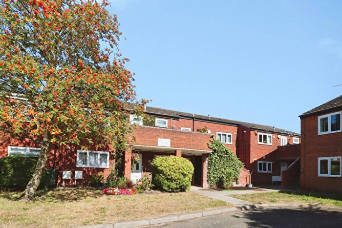 1 Bedroom Flat For Sale In Bowland Close, Bromborough, CH62