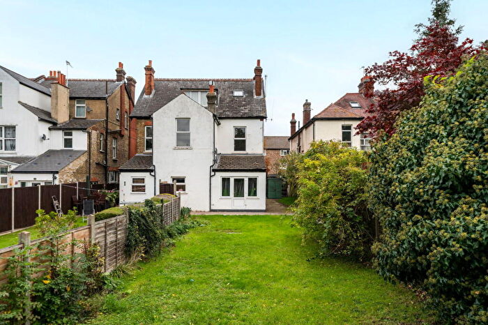 2 Bedroom Flat For Sale In St. James Road, Sutton, SM1