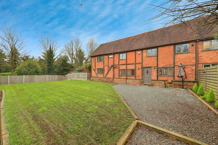 4 Bedroom Barn Conversion For Sale In Worcester Road, Torton, Kidderminster, DY11