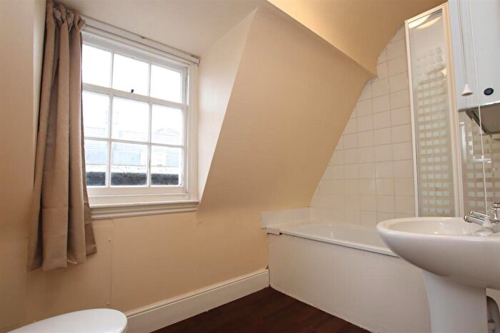 2 Bedroom Flat To Rent In Bladud Buildings, Bath, BA1