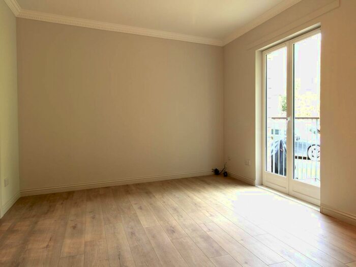 2 Bedroom Flat To Rent In Canon Lane, Canonmills, Edinburgh, EH3