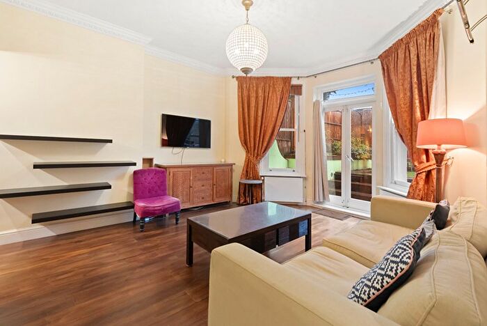 1 Bedroom Terraced House To Rent In Sinclair Road, Holland Park, W14