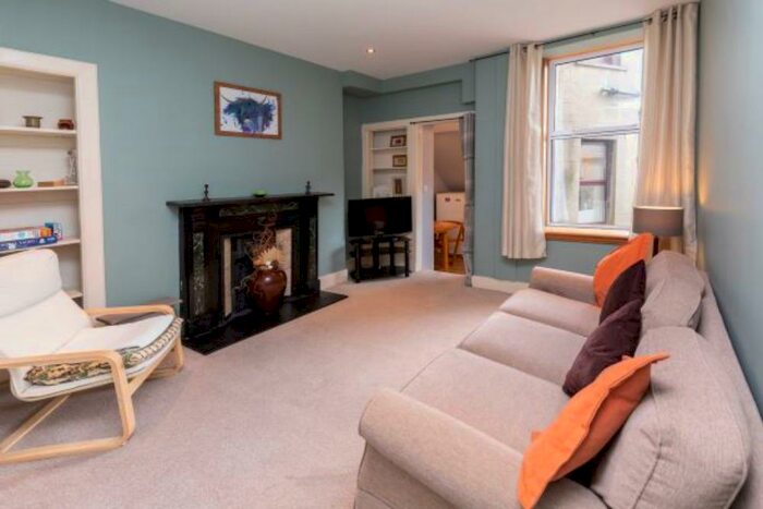 2 Bedroom Flat To Rent In Hamilton Place, Aberdeen, AB15