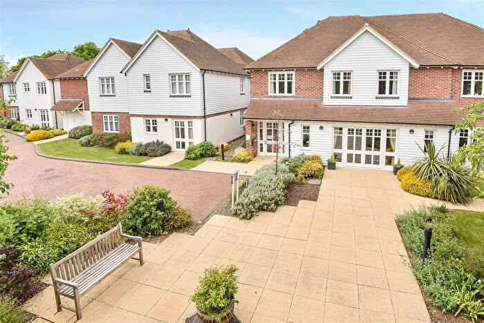 2 Bedroom Flat For Sale In North Street, Headcorn, Ashford, TN27