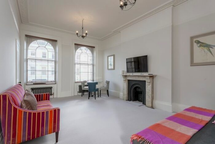 1 Bedroom Flat To Rent In Stanley Gardens, London, W11