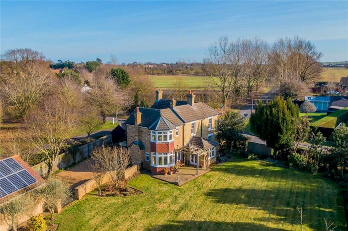 4 Bedroom Detached House For Sale In Hilton Road, Fenstanton, Huntingdon, Cambridgeshire, PE28