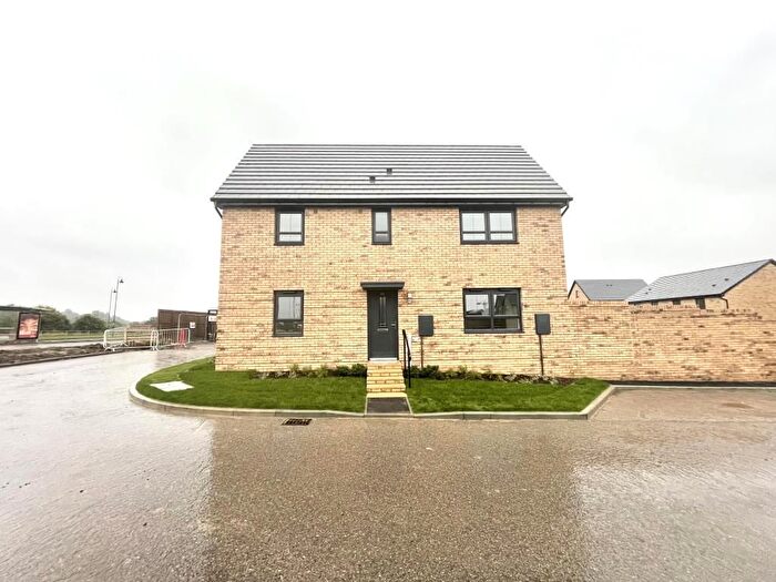 3 Bedroom Detached House To Rent In Shippery Lane, Wichelstow, SN1