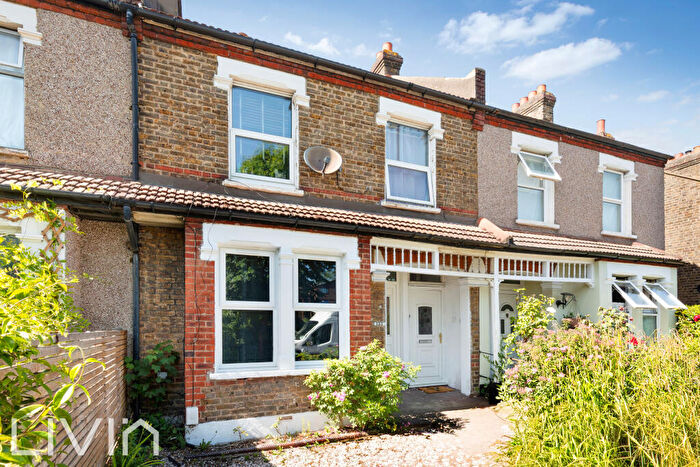 2 Bedroom Maisonette For Sale In Morland Road, Croydon, Surrey, CR0