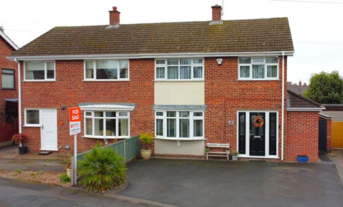 3 Bedroom Semi-Detached House For Sale In Iveagh Close, Measham, DE12