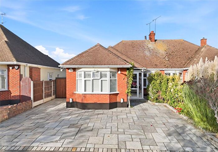 4 Bedroom Semi Detached House For Sale In Steyning Avenue, Wick Estate, Essex, SS2