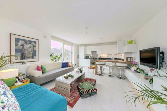 2 Bedroom Flat To Rent In Malvern Road, Maida Vale, NW6