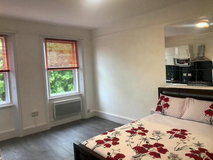 Studio To Rent In Philbeach Gardens, Earl's Court, SW5